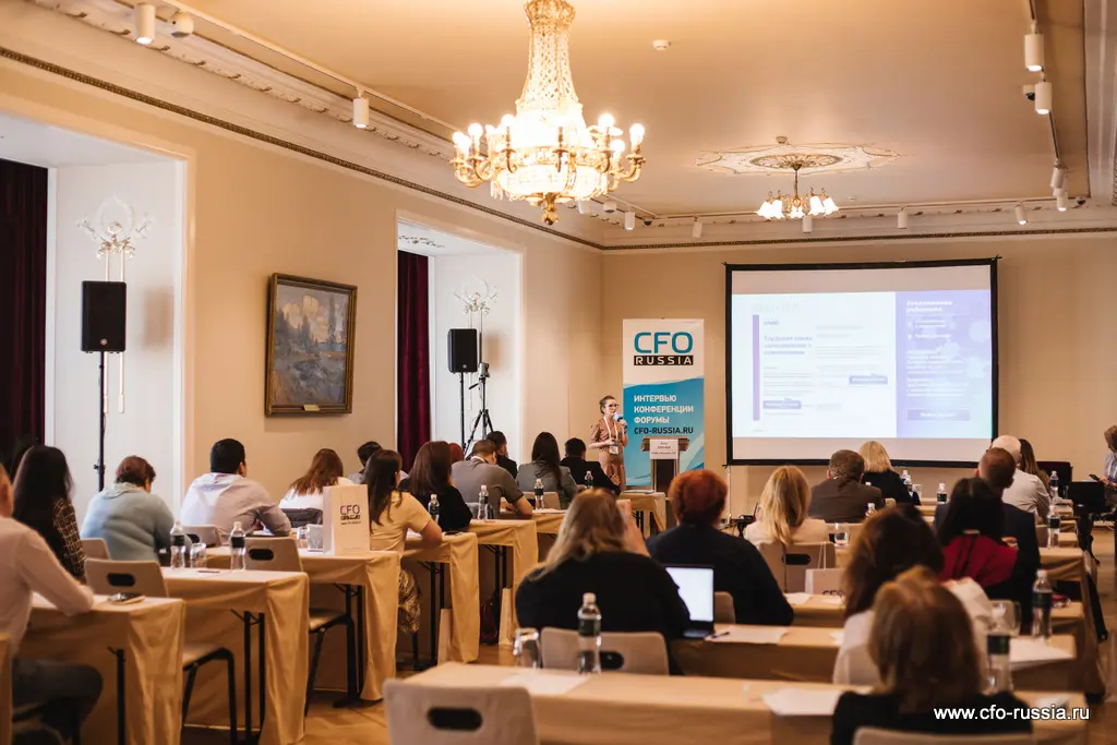 Анна Дорская<br />
Старший менеджер по работе с персоналом, управление по работе с<br />
персоналом<br />
КПМГ в России и СНГ Q67A7812 Дорская.jpg