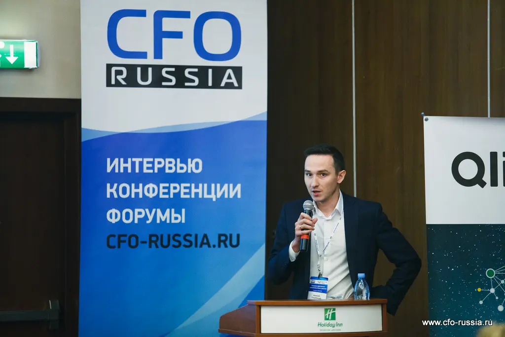 Алексей Голубинцев<br />
Начальник отдела управление эффективности процессов<br />
ВТБ 24 Golubincev2.jpg