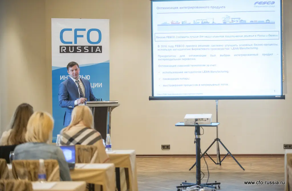 Максим Сахаров<br />
Вице-президент по финансам<br />
FESCO ART_8488.JPG