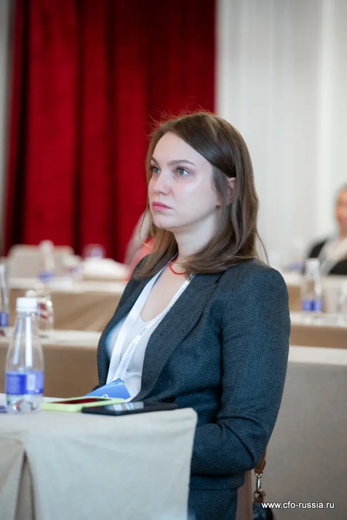 Юлия Сафонова<br />
Руководитель BI-аналитики<br />
Schneider Electric IMG_3887 Сафонова.jpg