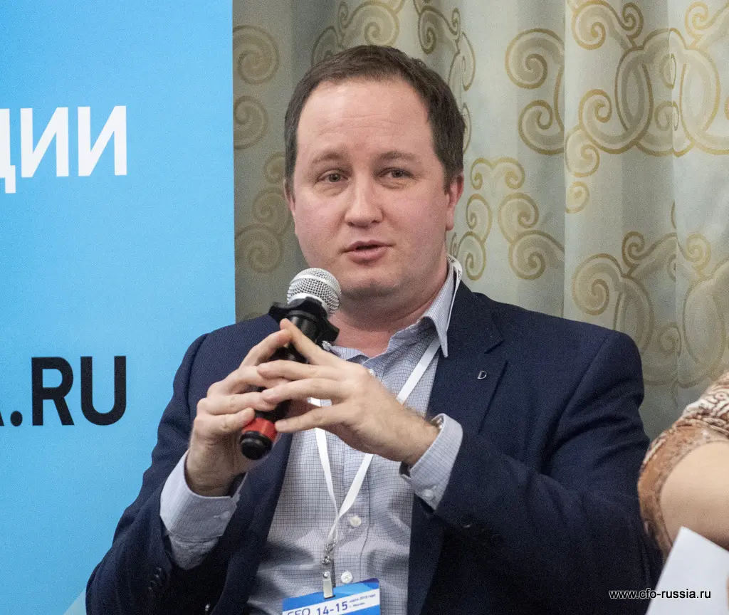 Григорий Елистратов<br />
Руководитель налоговой службы, банковских операций и стандартов РСБУ<br />
Renault Russia ART_9001.JPG