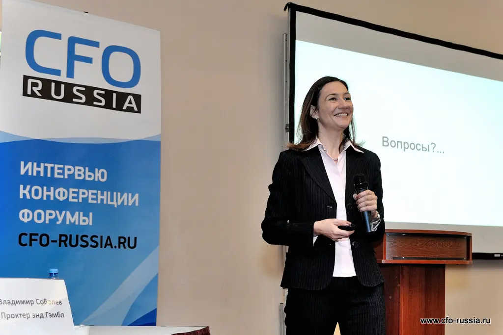 Юлия Павлова<br />
Директор по глобальной трансформации бизнеса<br />
Avon 294.jpg