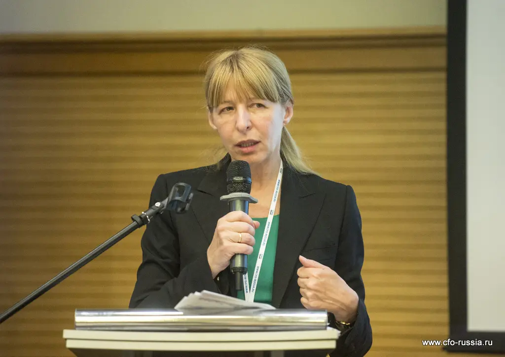 Любовь Ельцова<br />
Заместитель министра<br />
Минтруд России  elzova.JPG