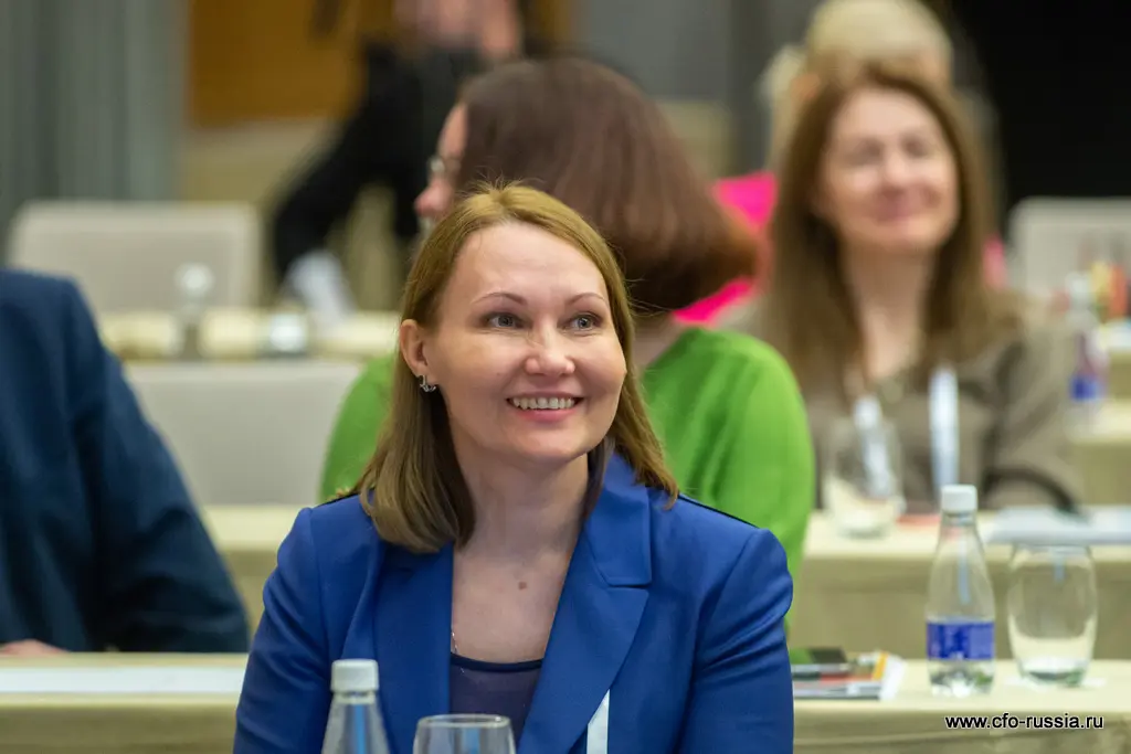 Елена Андреева<br />
Директор Единого центра обслуживания<br />
Coca-Cola HBC Россия ART_0959.jpg