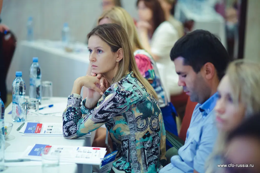 Анна Коршунова<br />
Главный бухгалтер<br />
HENDERSON IMG_8494.jpg