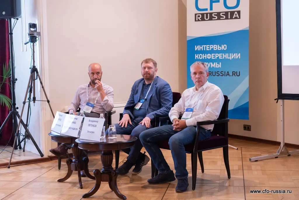 Алексей Баранов, руководитель проектного офиса «Фабрика платежей», Атомэнергопром<br />
<br />
Владимир Яблонко, директор департамента <br />
корпоративного финансирования, ФРЕЙТ ВИЛЛАДЖ РУ<br />
<br />
Владимир Петухов, <br />
руководитель отдела финансового контроллинга, Зельгрос NSA09376 Баранов, Яблонко Петухов.JPG