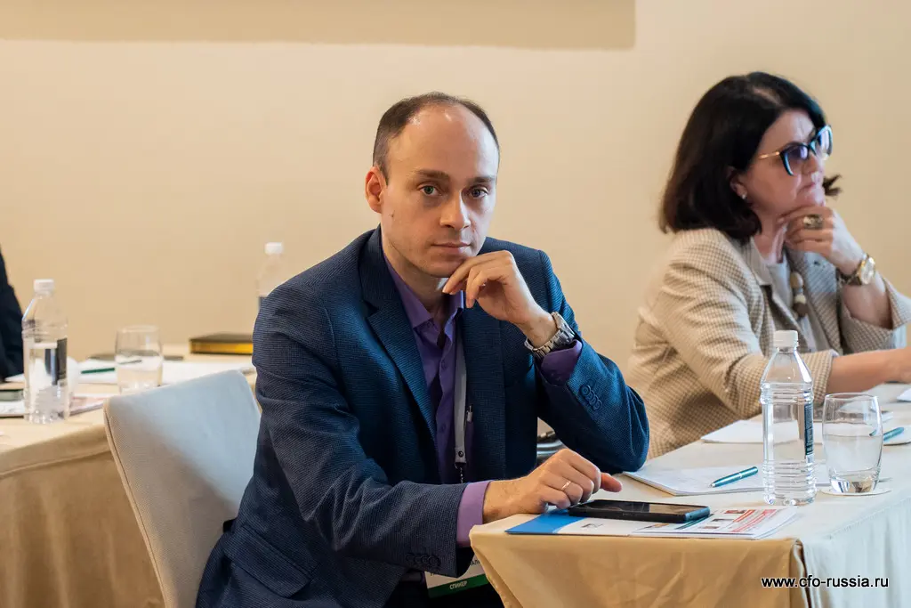 Виталий Слободин, руководитель направления развития ЭДО, УК<br />
«РОСВОДОКАНАЛ», описал функциональность ИТ-решений и классификатор полномочий<br />
 25_DSC06333Слободин.jpg