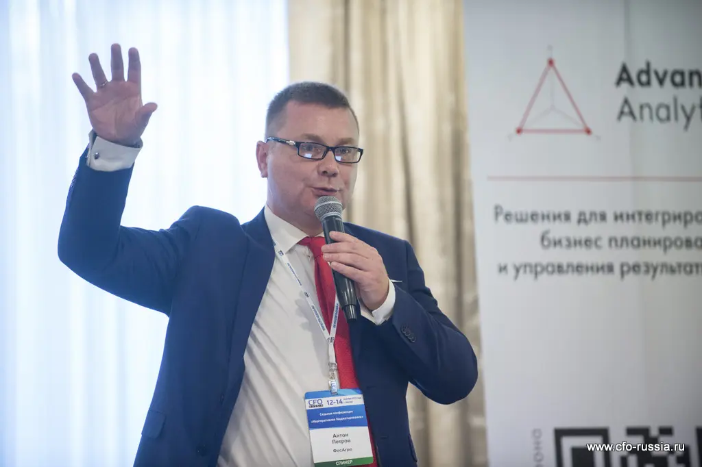 Антон Петров<br />
Начальник управления бюджетирования<br />
ФосАгро ART_4455.JPG