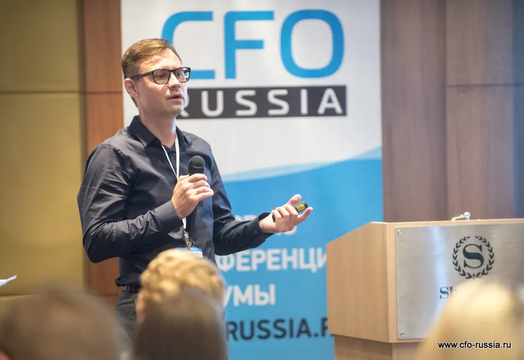 Дмитрий Слепичко<br />
Руководитель казначейства<br />
Hoff ART_4910.JPG