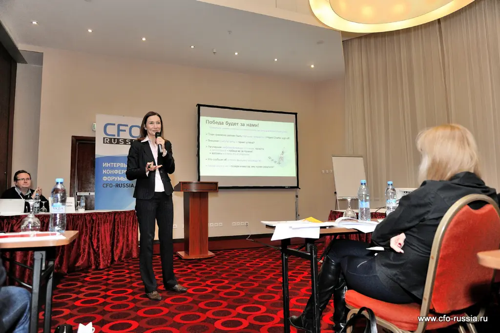 Юлия Павлова<br />
Директор по глобальной трансформации бизнеса<br />
Avon 292.jpg