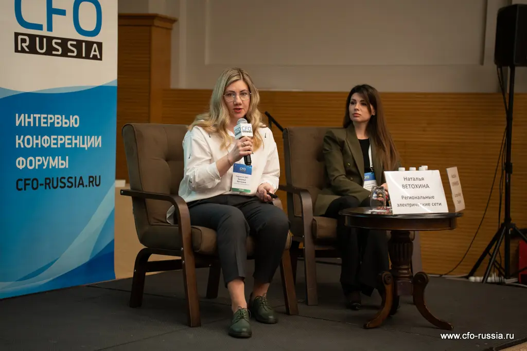 Наталья Ветохина, руководитель проектов организационного развития отдела реализации организационных изменений и трансформации, Региональные электрические сети, и Анастасия Клинникова, руководитель отдела кадрового администрирования ОЦО, Газпром-Медиа Холдинг  5. Ветохина Клинникова.jpg