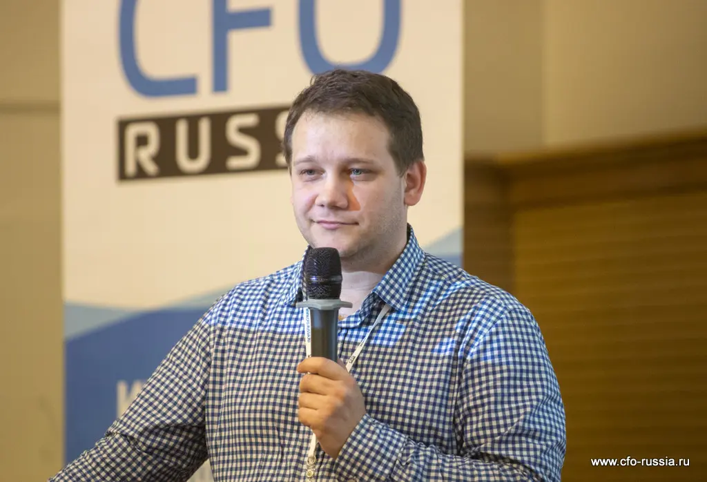 Владимир Журавлев<br />
Руководитель практики систем электронного документооборота<br />
ОМК-ИТ zhuravlev1 (2).JPG