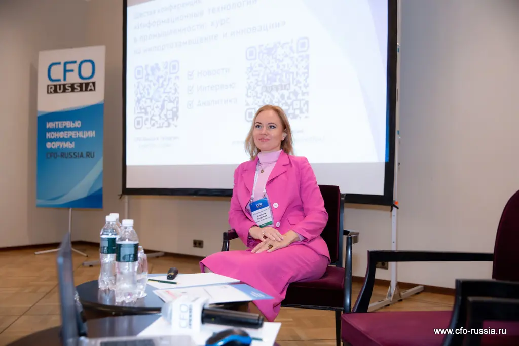 Виктория Солдатова<br />
Финансовый и HR-директор<br />
Рейнарс Алюминиум Рус _MG_9693 Солдатова.JPG