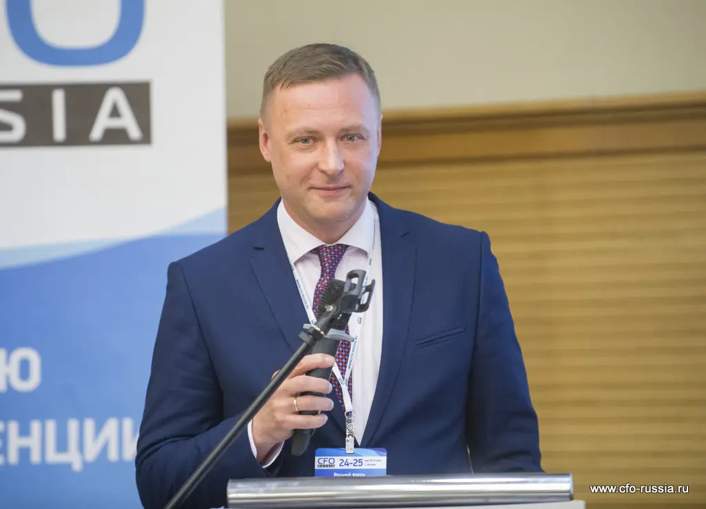 Тарас Грибуля<br />
Директор по продажам<br />
ОСГ Рекордз Менеджмент Центр gribulya2.JPG