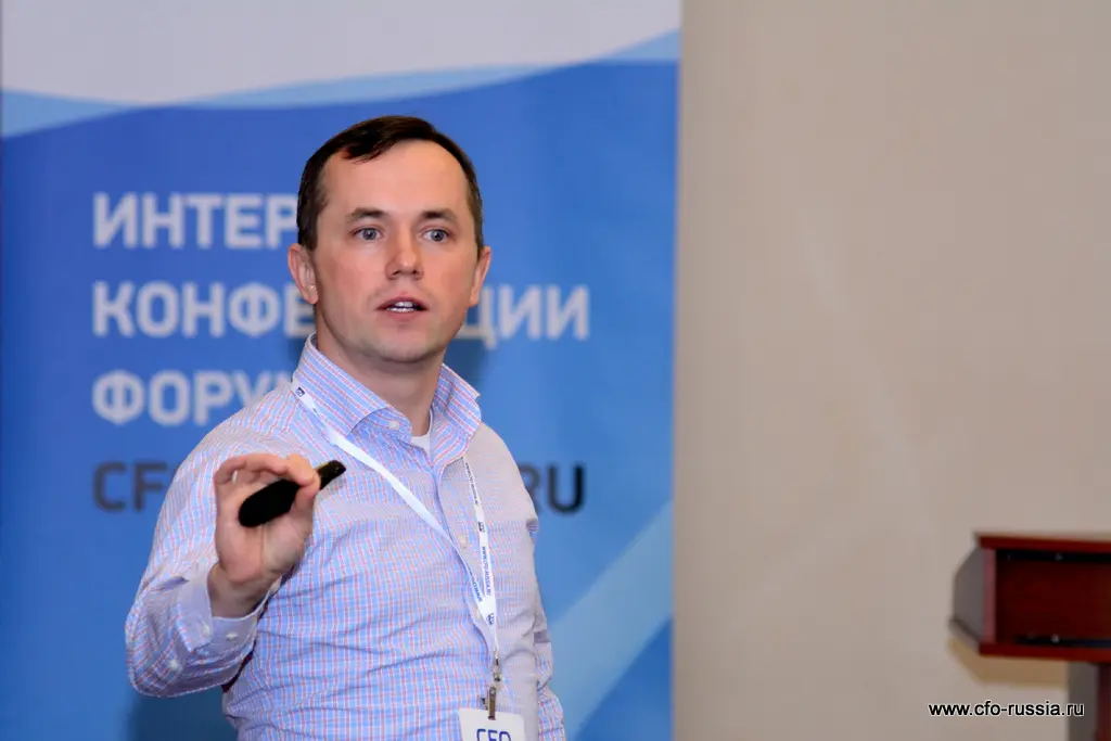 Максим Лапин<br />
Экс-директор по развитию бизнеса и управлению эффективностью<br />
ММК 063.jpg